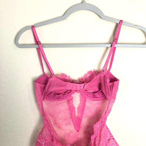 VS very sexy wicked lace cut out teddy in tickle pink not Sz tag could fit Sz S - Picture 8 of 13